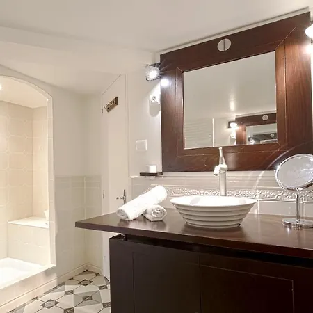 La Source Gilhodes Pensión Castelnau-de-Mandailles